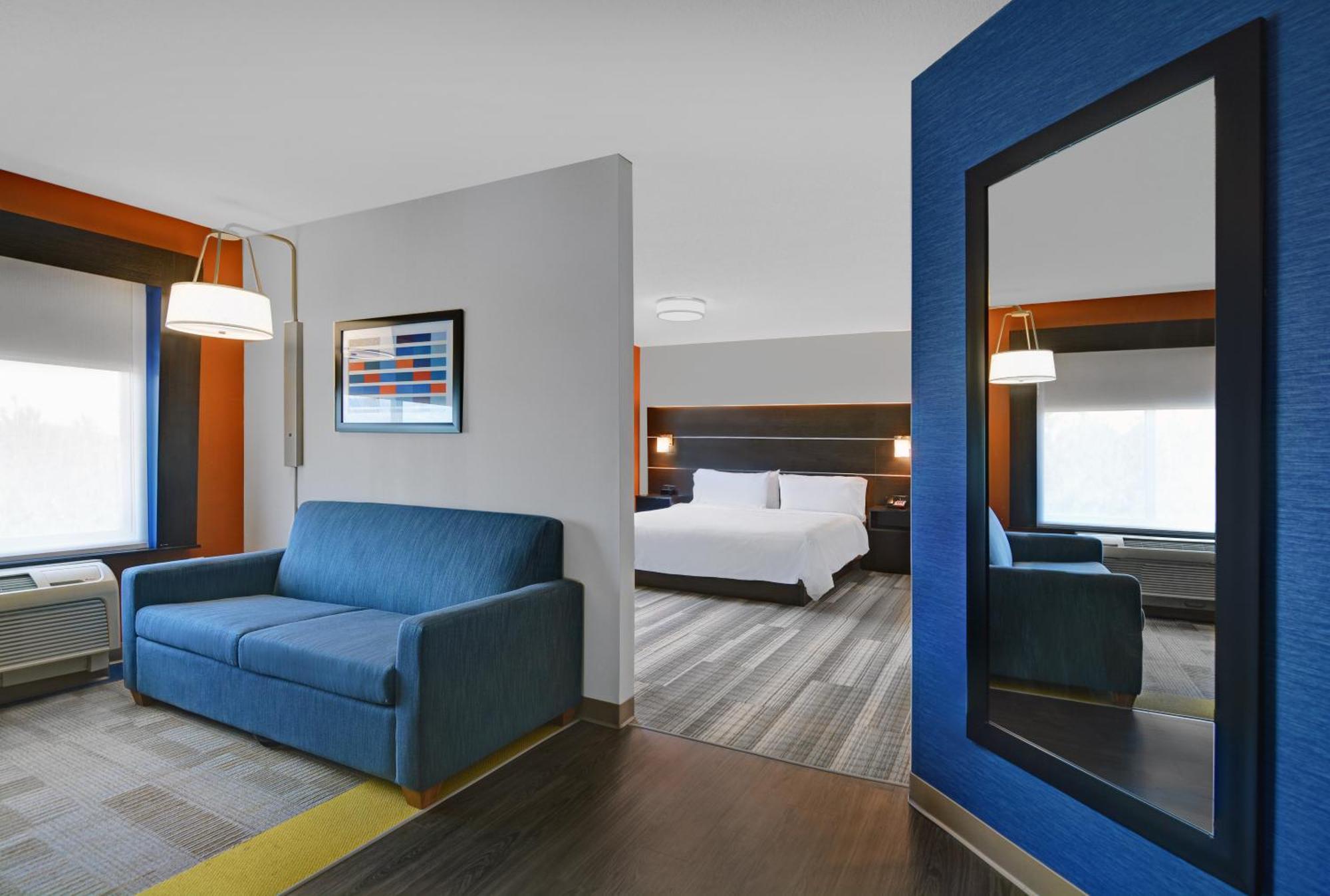 Standard King Room with Mobility Accessible Tub